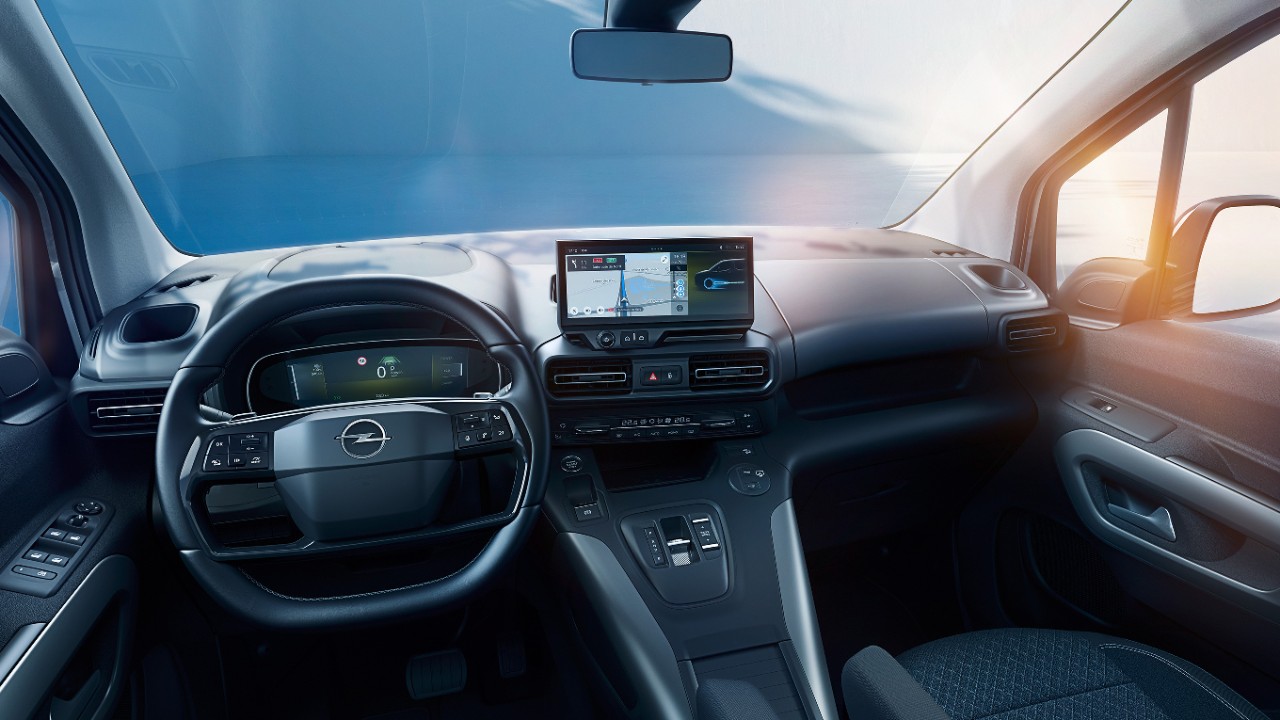 Imagine cu interiorul Opel Combo Electric